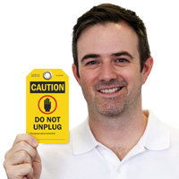 Tag for electrical equipment: Do not unplug